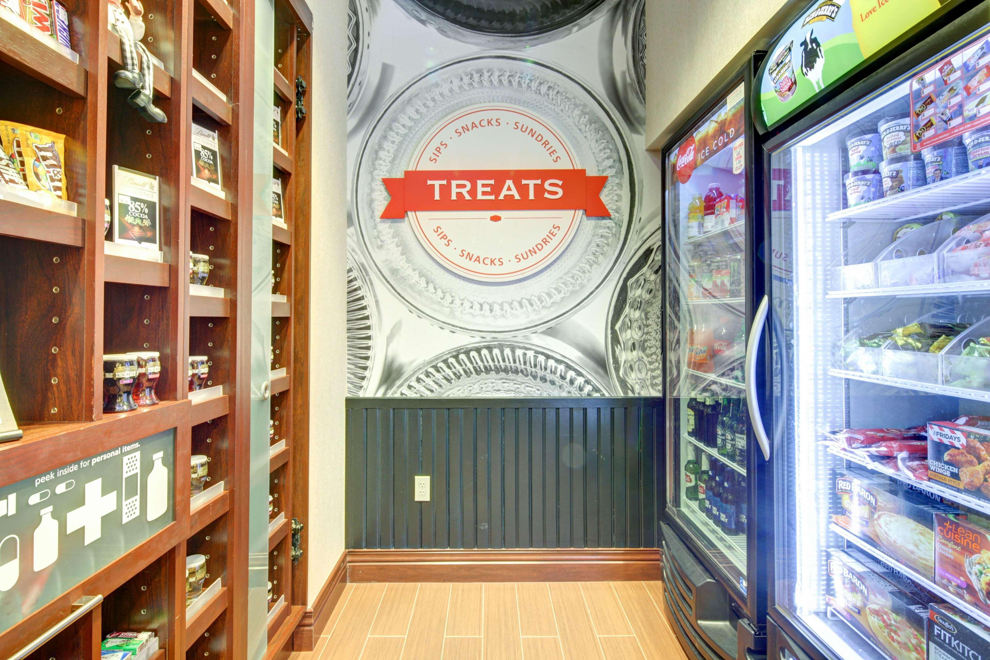 彭布罗克派恩斯希尔顿欢朋酒店 外观 照片